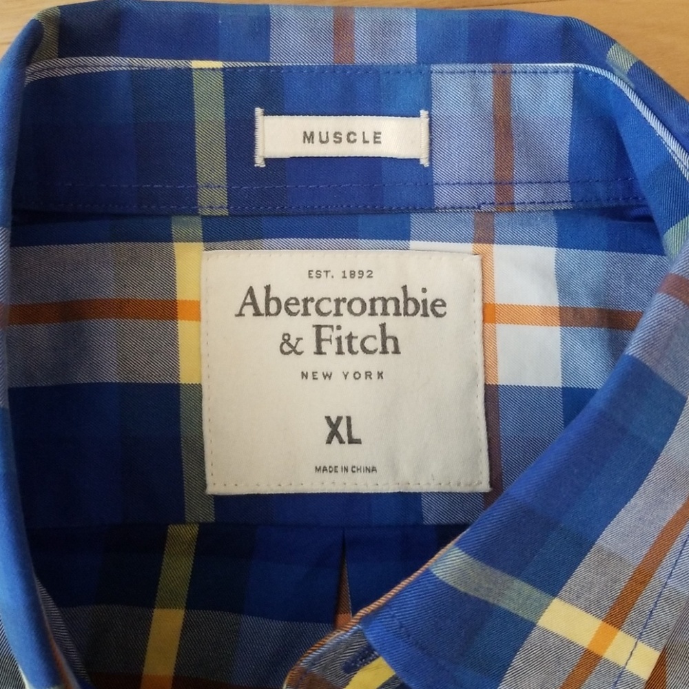 Button down shirt - Picture 2 of 3